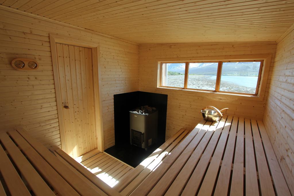 Lyngen Fjordcamp Villa Nord-Lenangen Room photo