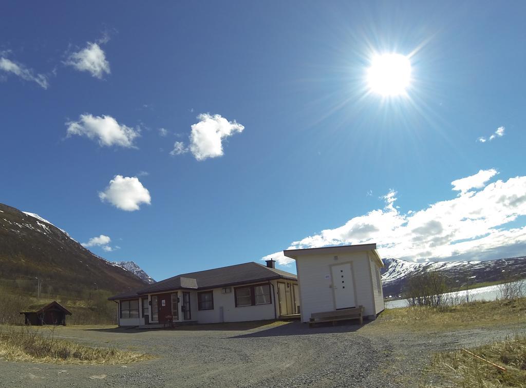 Lyngen Fjordcamp Villa Nord-Lenangen Exterior photo